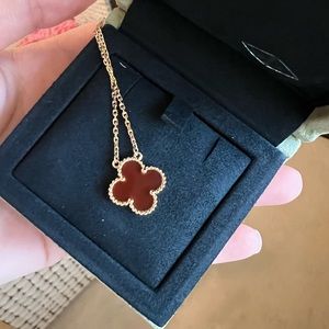 ♥️SOLD♥️Authentic Van Cleef & Arpels Carnelian Pendant